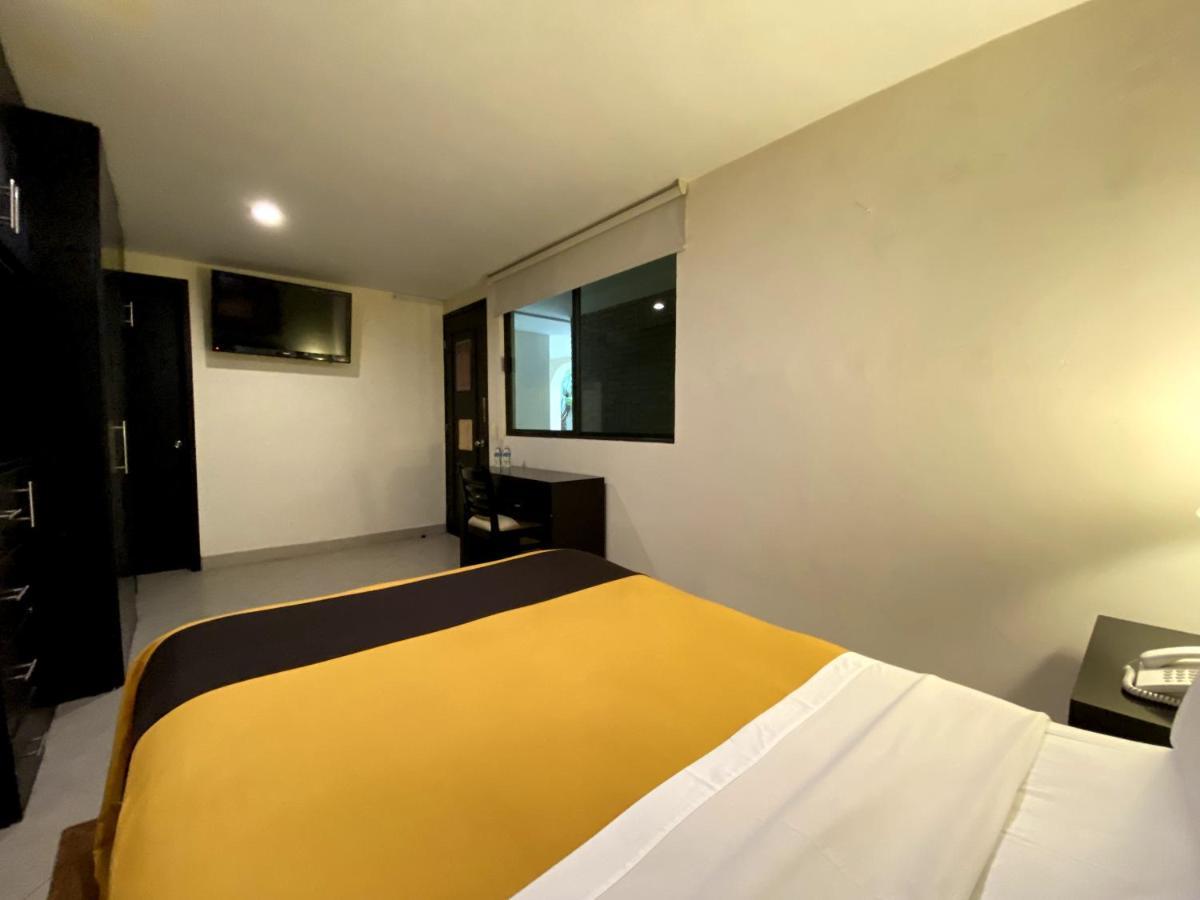 Hotel Escala Puebla Centro Esterno foto